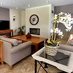 Olira Boutique Hotel&spa מלון 3*