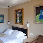 Olira Boutique Hotel&spa מלון