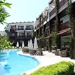 Olira Boutique Hotel&spa מלון 3*
